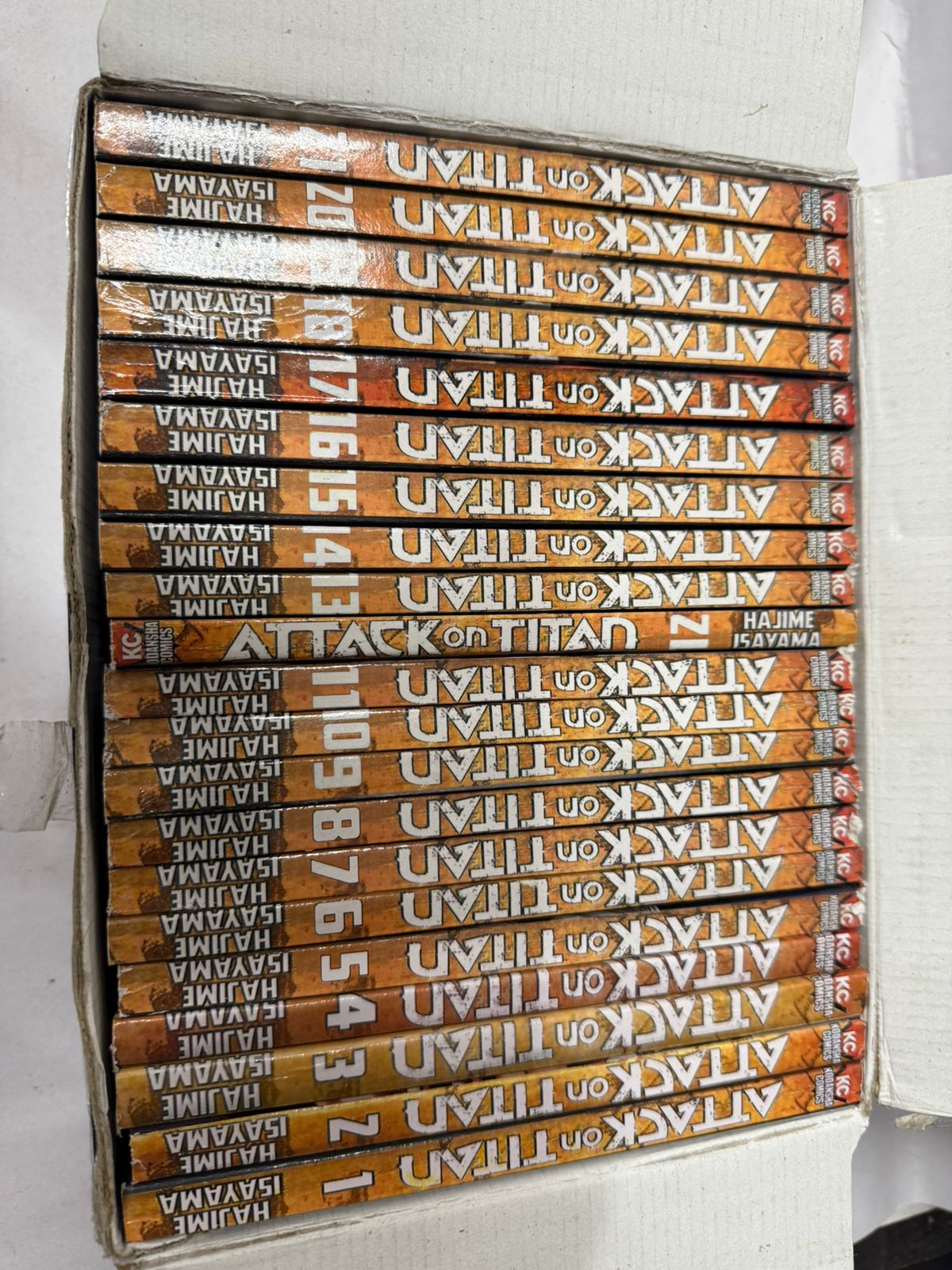 Buy Attack on Titan box set (01-21) by Hajime Isayama (Manga)